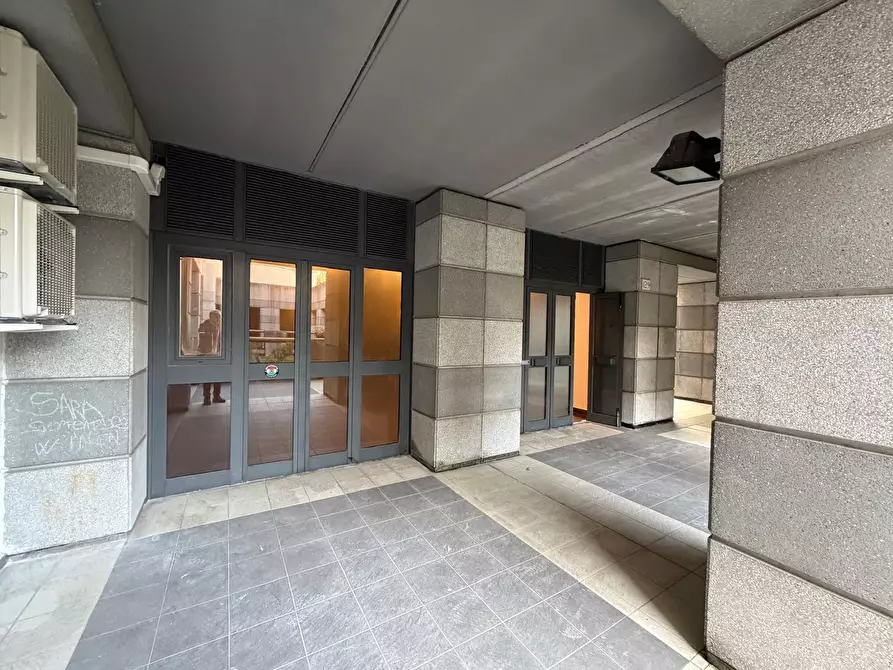 Immagine 25 di Ufficio in affitto  in Via Monte Giberto 133 a Roma