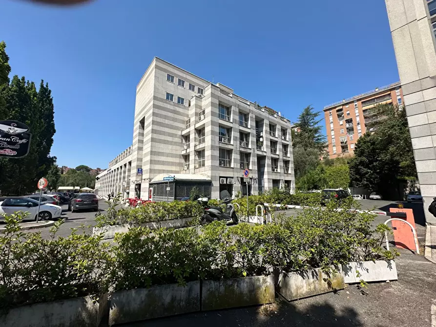 Immagine 23 di Ufficio in affitto  in Via Monte Giberto 133 a Roma