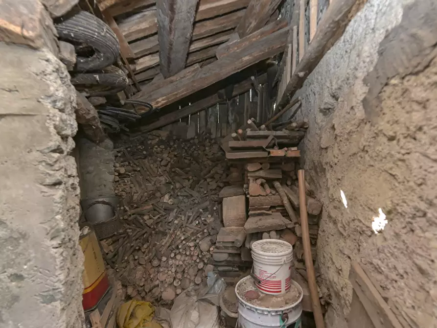 Immagine 56 di Quadrilocale in vendita  in via torino 4 a Lemie