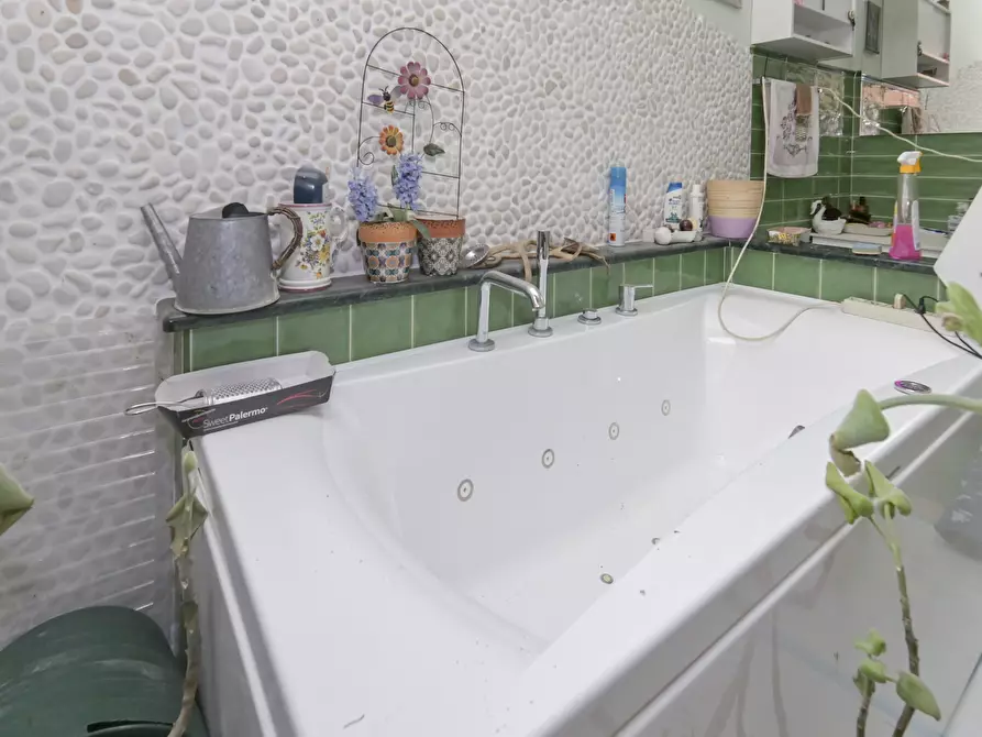 Immagine 30 di Pentalocale in vendita  in Via Trana a Torino