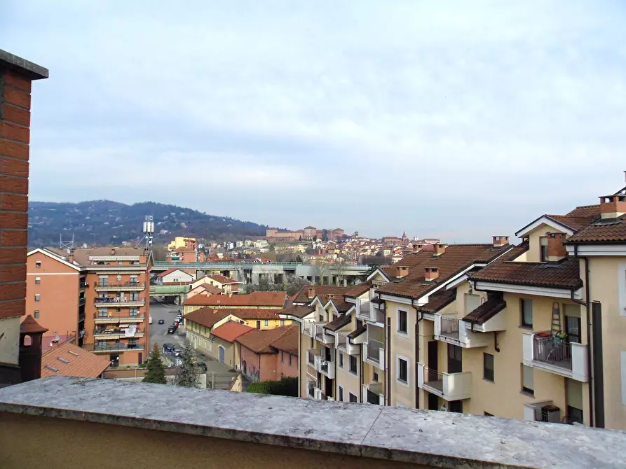 Immagine 3 di Attico in vendita  in Strada Carignano 25 a Moncalieri