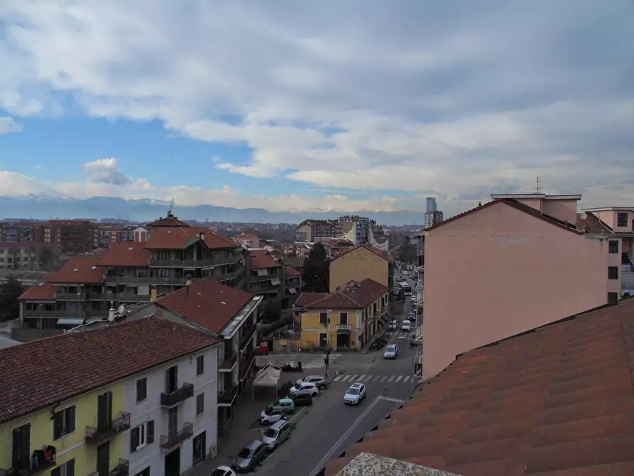 Immagine 9 di Attico in vendita  in Strada Carignano 25 a Moncalieri