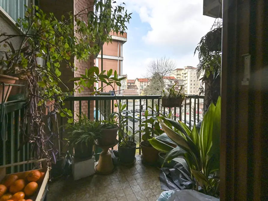 Immagine 41 di Pentalocale in vendita  in Via Trana a Torino