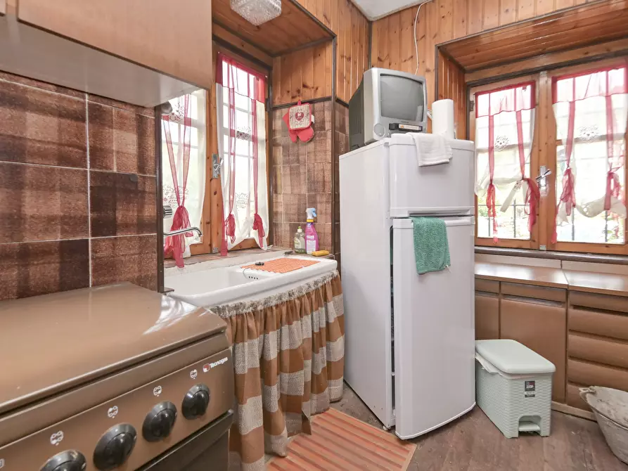 Immagine 46 di Pentalocale in vendita  in via torino 4 a Lemie