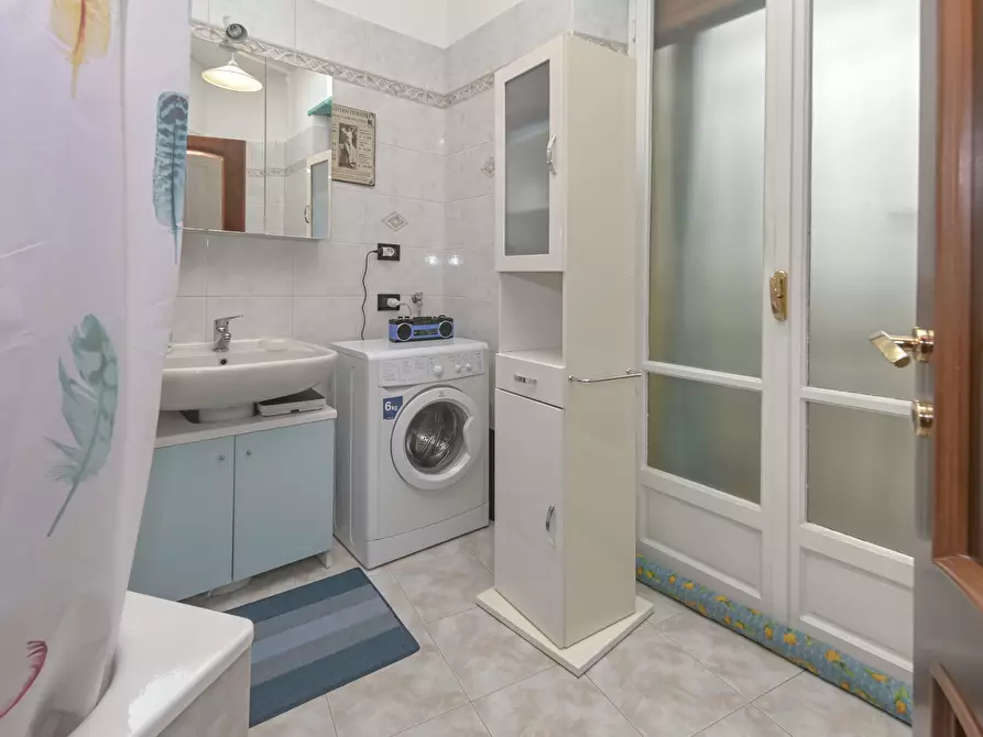 Immagine 39 di Bilocale in vendita  in Via Monginevro 220 a Torino