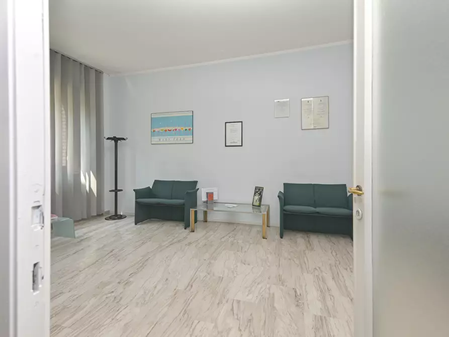 Immagine 6 di Ufficio in vendita  in Corso Monte Cucco 85 a Torino