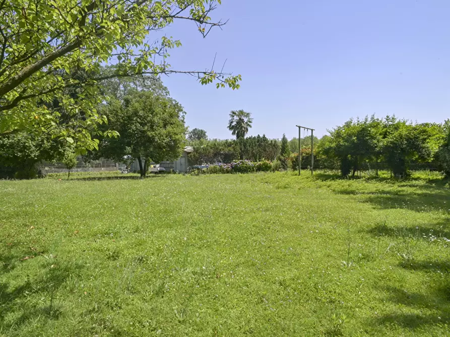 Immagine 37 di Villa in vendita  in via IV Novembre 22 a Strambino