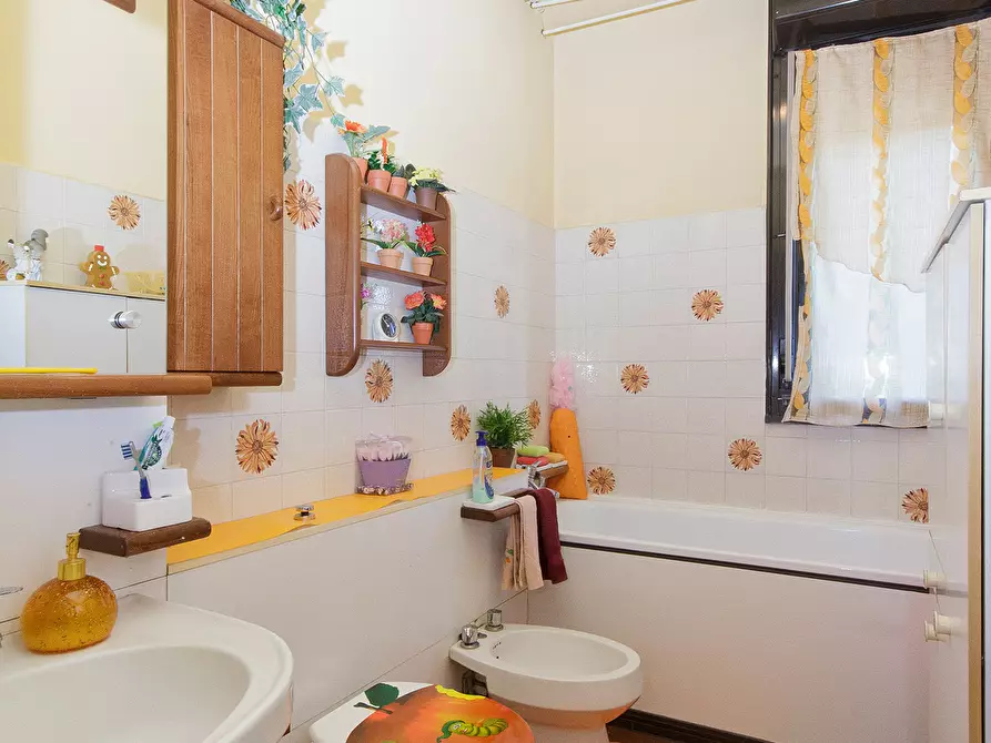 Immagine 12 di Quadrilocale in vendita  in Corso Martin Luther King 15 a Grugliasco