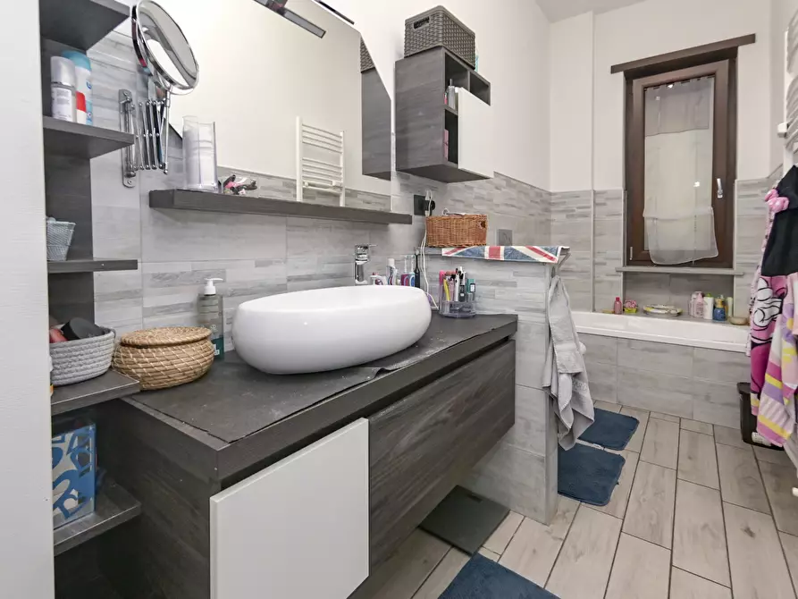 Immagine 49 di Trilocale in vendita  in Via Ventimiglia 188 a Torino