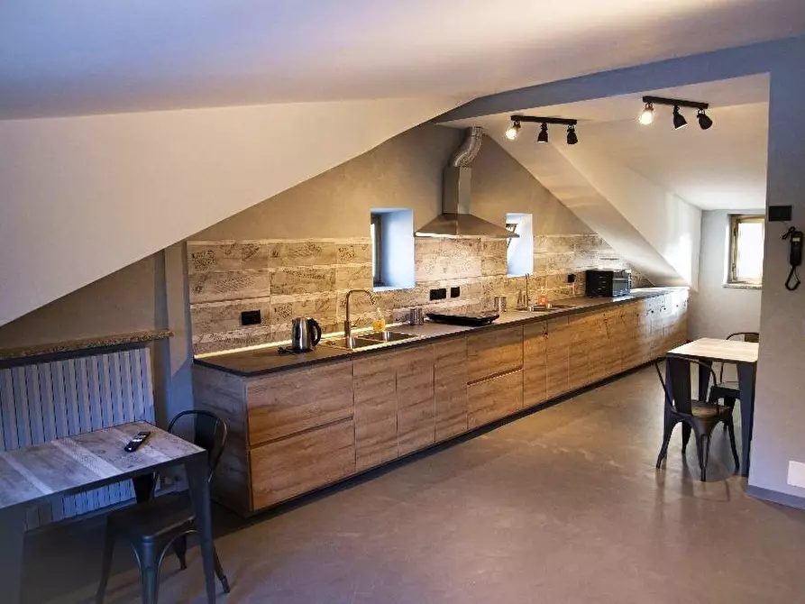 Immagine 21 di Locale commerciale in vendita  in Piazza III alpini 4 a Perosa Argentina