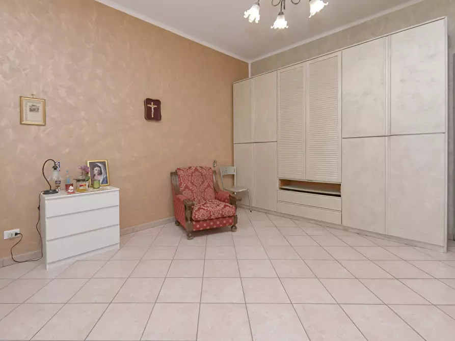 Immagine 29 di Quadrilocale in vendita  in via Livorno 9 a Torino