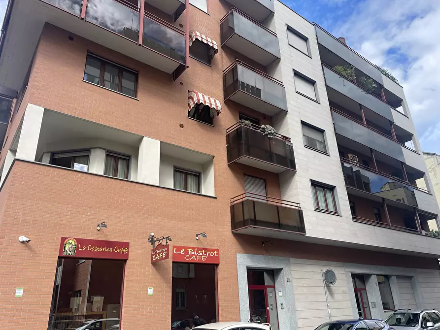 Immagine 9 di Locale commerciale in vendita  in Via Cellini 7C a Torino