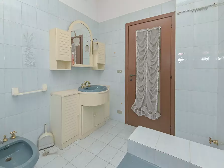 Immagine 79 di Casa bifamiliare in vendita  in Via Settimo 80 a Leini