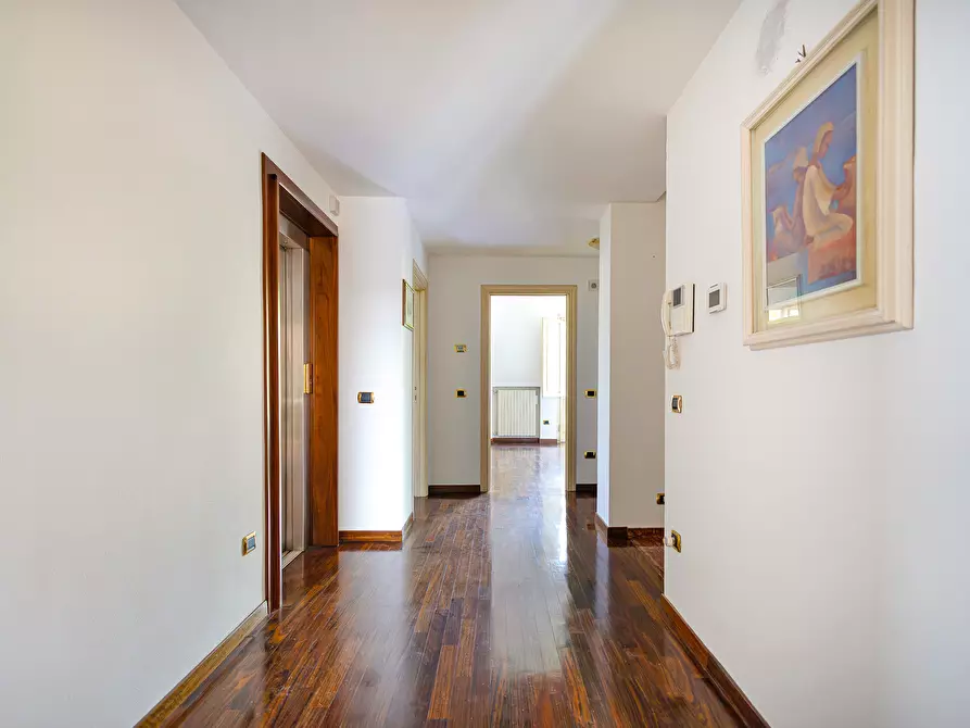 Immagine 31 di Villa in vendita  a Pisa