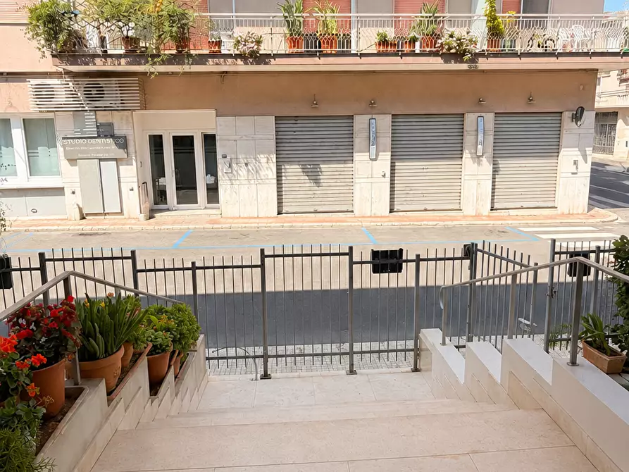 Immagine 27 di Trilocale in vendita  in Via Carlo Poerio 35 a Castellana Grotte