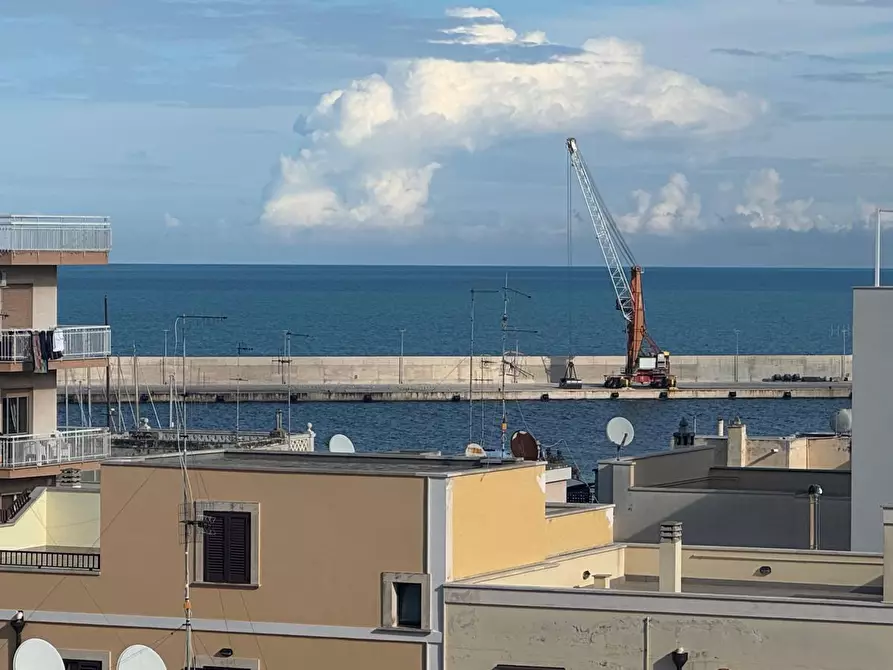 Immagine 1 di Trilocale in vendita  in Via Fratelli Bandiera a Monopoli