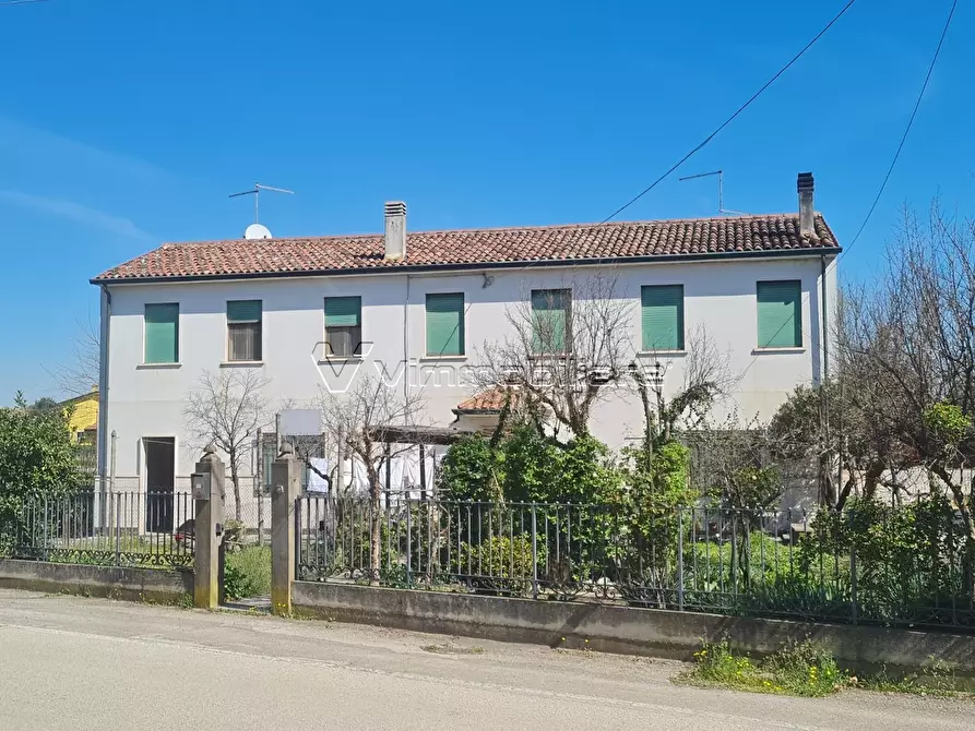 Immagine 1 di Casa indipendente in vendita  in via roma a Poiana Maggiore