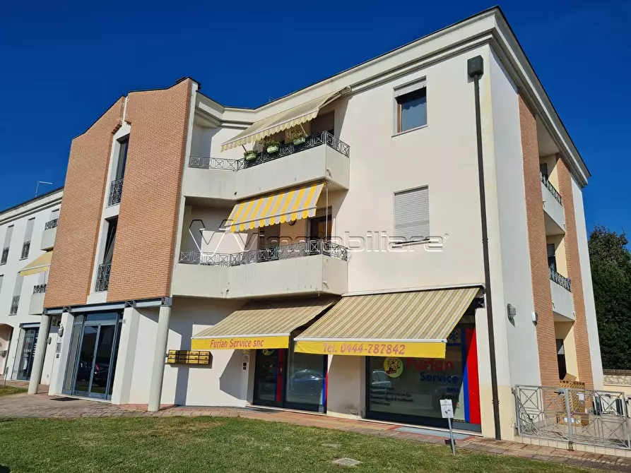 Immagine 3 di Trilocale in vendita  in Via primo maggio 9/11 a Noventa Vicentina