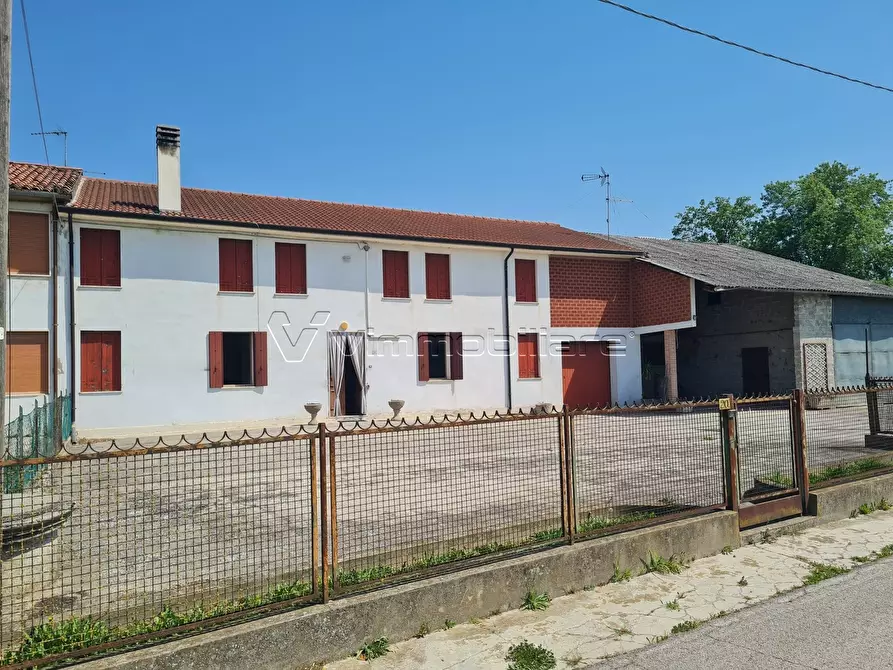 Immagine 3 di Casa bifamiliare in vendita  in Via A. Manzoni 20 a Campiglia Dei Berici