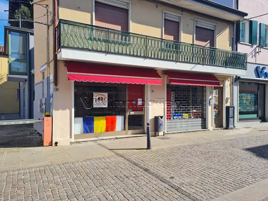 Immagine 4 di Locale commerciale in affitto  in via Roma a Noventa Vicentina