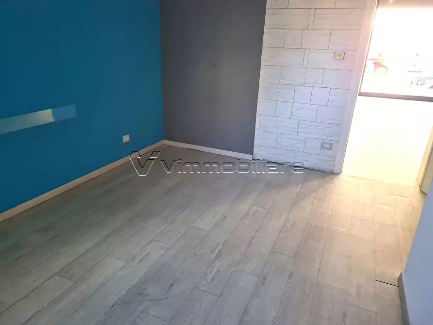 Immagine 12 di Locale commerciale in affitto  in Via Roma a Noventa Vicentina