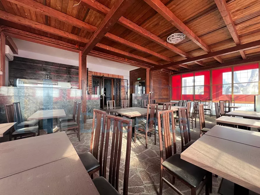 Immagine 48 di Locale commerciale in affitto  a Baricella