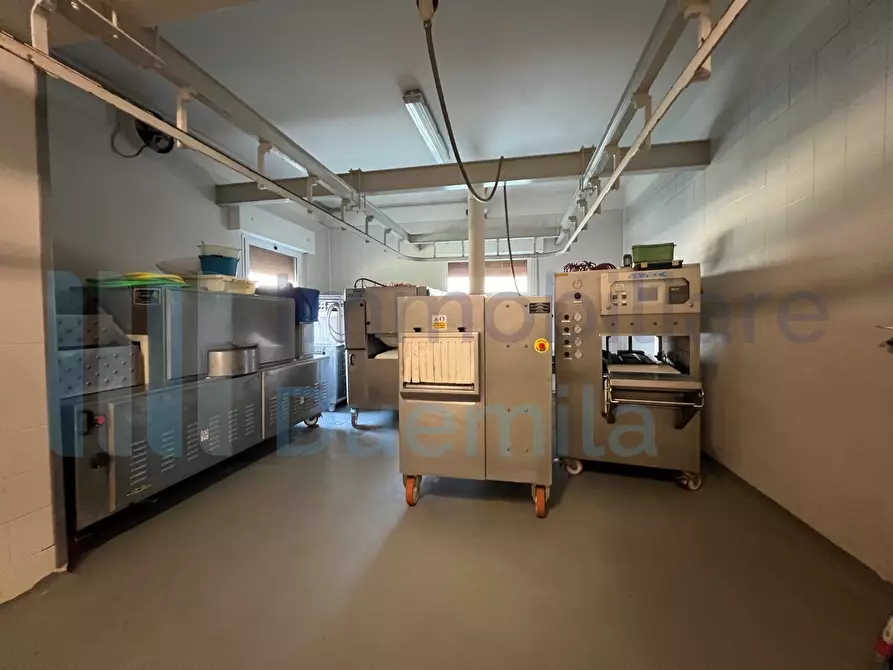 Immagine 43 di Attività artigianale in vendita  a Savignano Sul Panaro