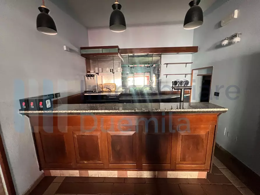 Immagine 38 di Locale commerciale in affitto  a Baricella