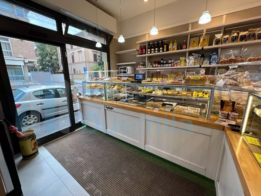 Immagine 3 di Attività artigianale in vendita  a Bologna