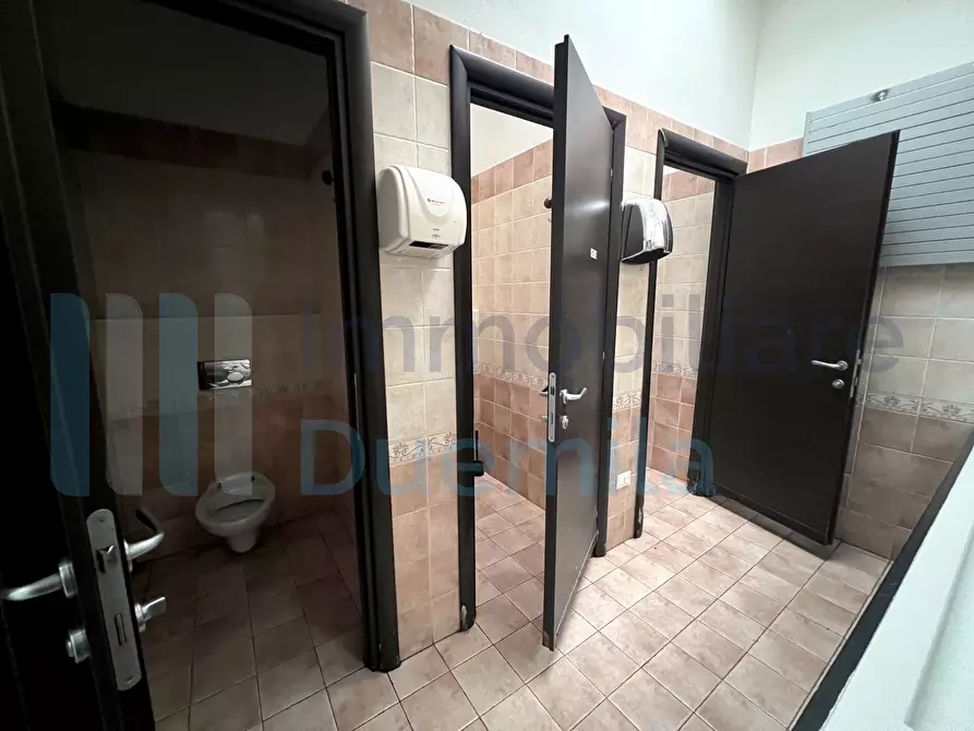 Immagine 22 di Locale commerciale in affitto  a Ozzano Dell'emilia