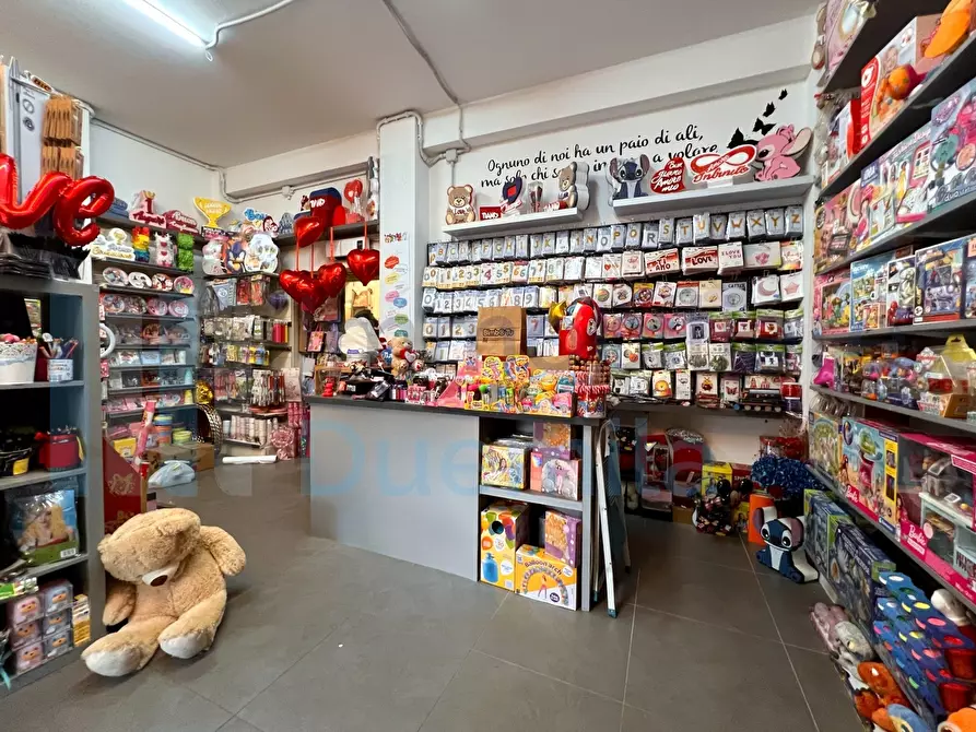 Immagine 1 di Attività commerciale in vendita  a Bologna