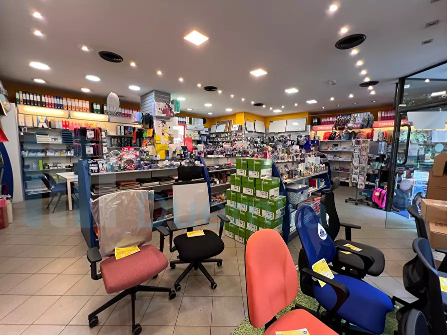 Immagine 7 di Attività commerciale in vendita  a Bologna