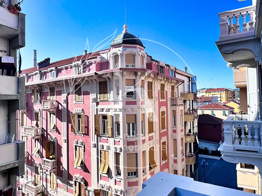 Immagine 4 di Quadrilocale in vendita  in Via Giuseppe Parini 14 a Vado Ligure