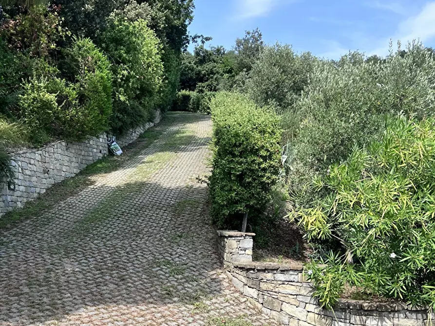 Immagine 16 di Villa in vendita  in Via Alla Strà a Savona