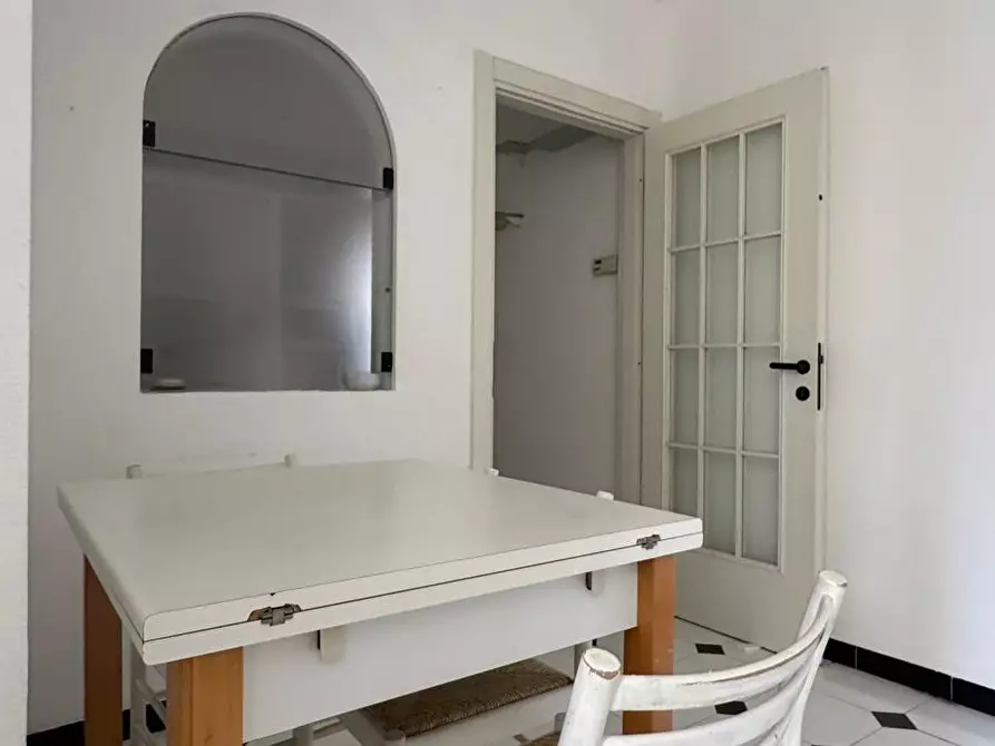 Immagine 9 di Quadrilocale in vendita  in Via Giacomo Leopardi a Savona