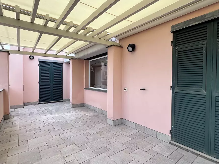 Immagine 37 di Villa in vendita  in Via Alla Strà a Savona