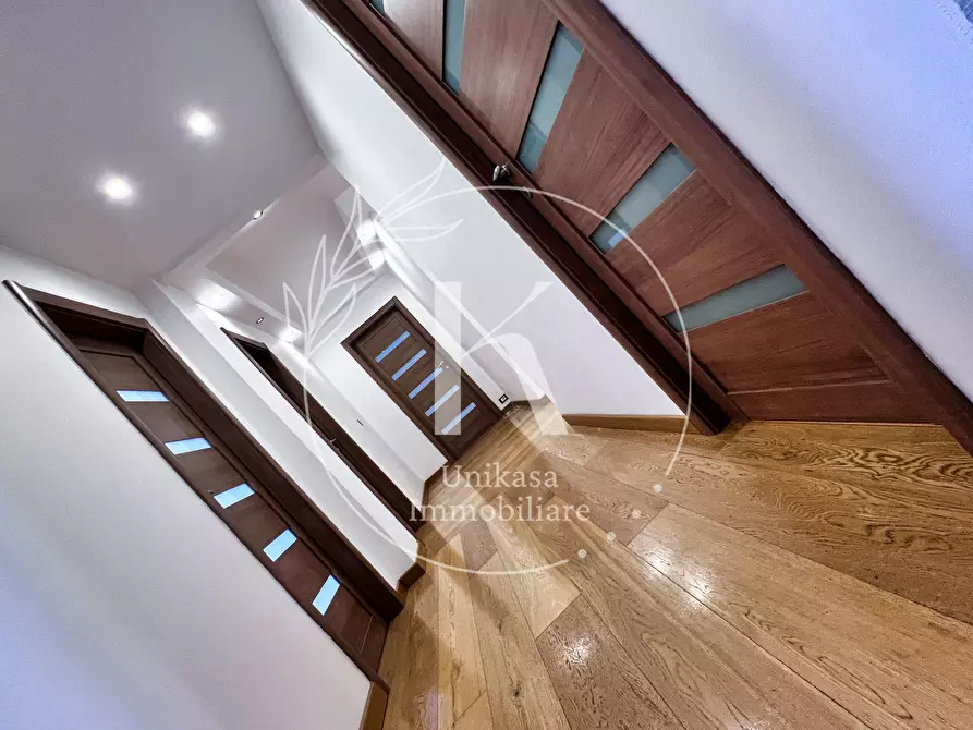 Immagine 4 di Pentalocale in vendita  in Piazza Aurelio Saffi a Savona