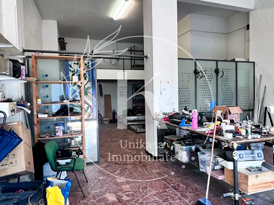 Immagine 7 di Locale commerciale in vendita  in Corso Tardy e Benech a Savona