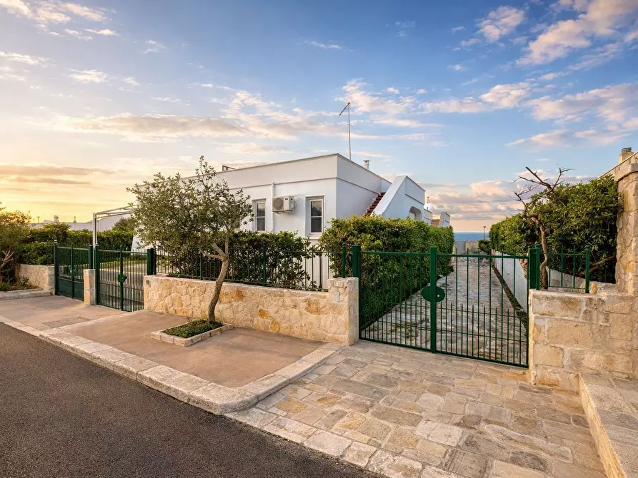 Immagine 1 di Villa in vendita  in Piazza dell' Angelo a Ostuni