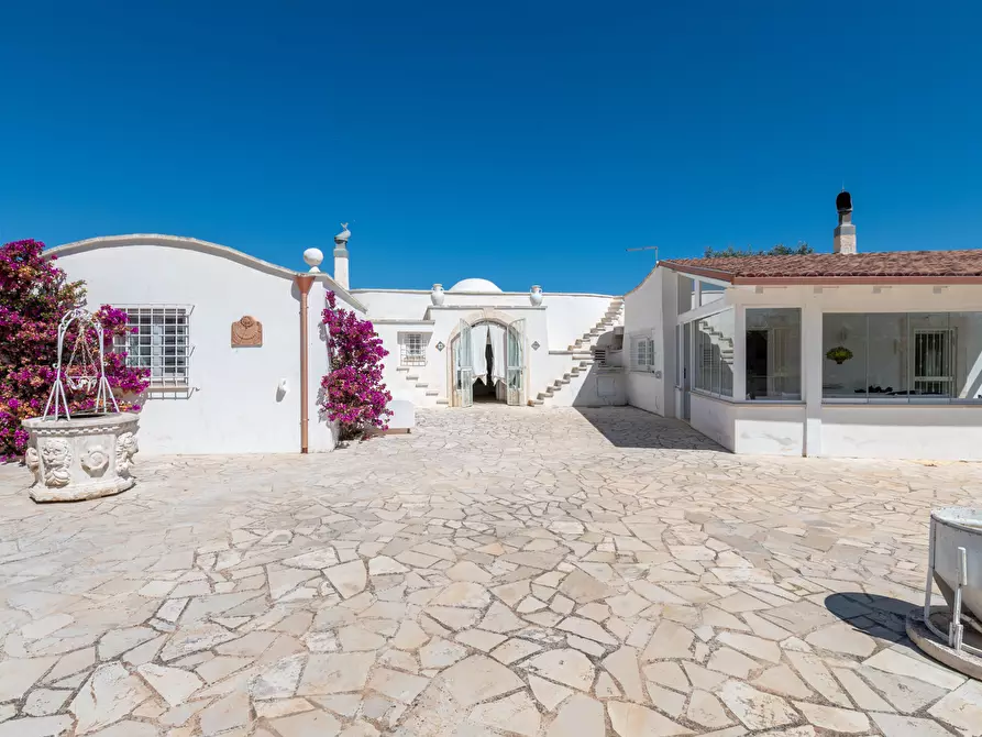 Immagine 30 di Villa in vendita  in contrada san benedetto a Ostuni