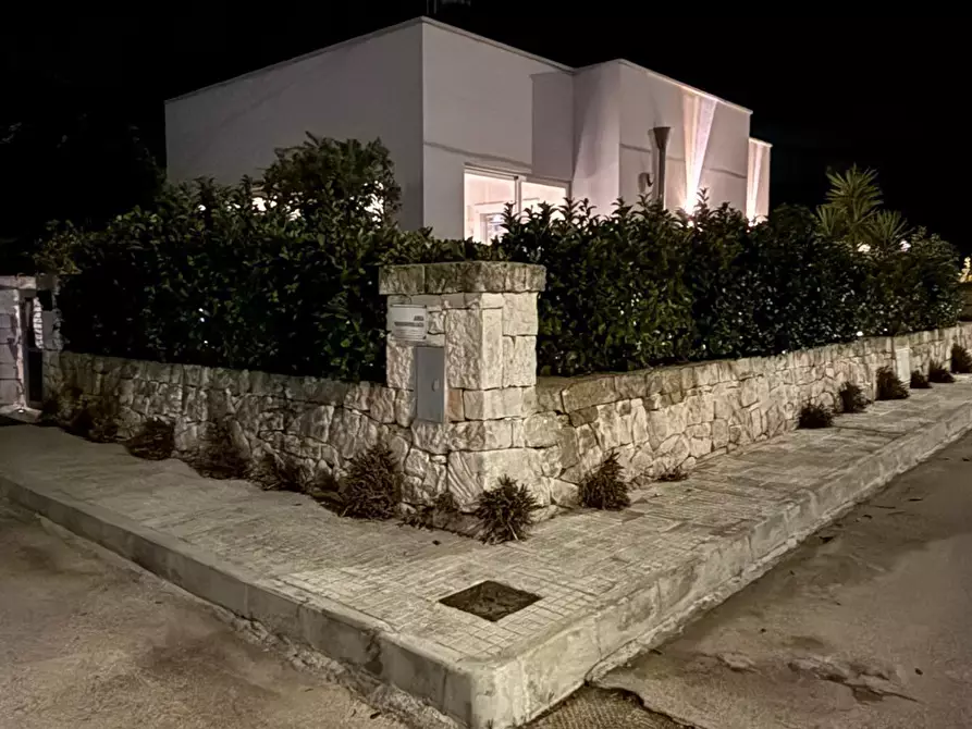 Immagine 13 di Villa in vendita  in diana marina a Ostuni