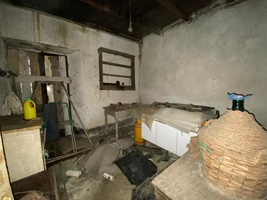 Immagine 4 di Rustico / casale in vendita  a Urbe