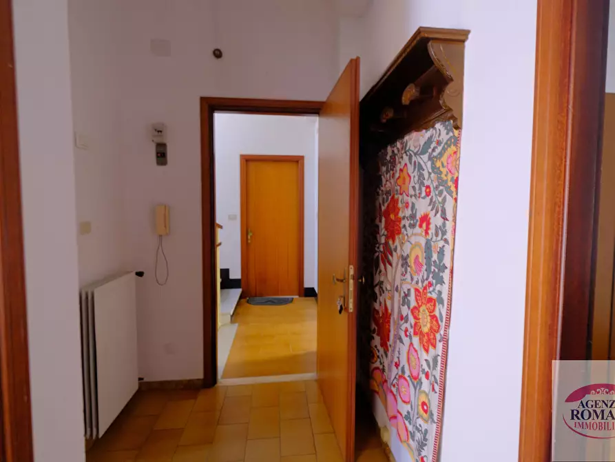 Immagine 27 di Casa indipendente in vendita  a Urbe