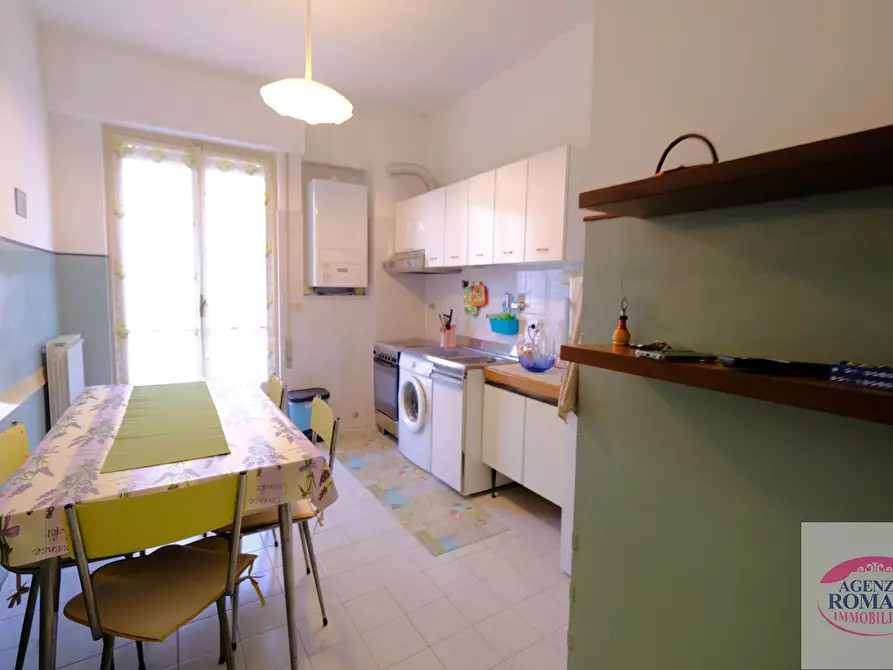 Immagine 8 di Trilocale in vendita  in Via Giuseppe Garibaldi 70 a Albisola Superiore