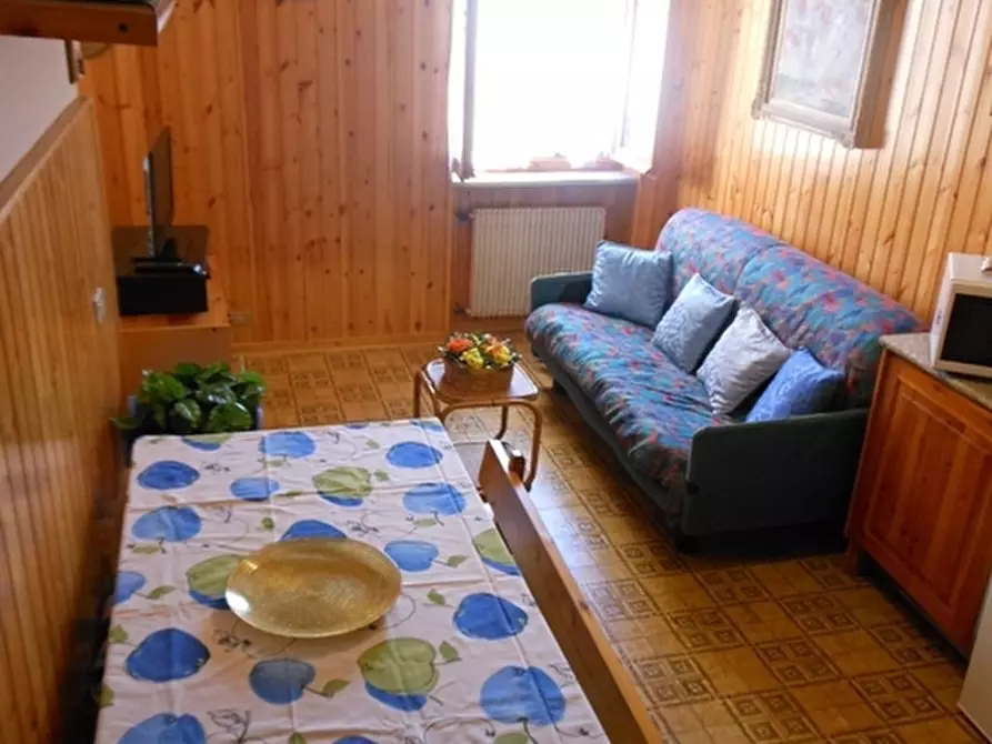 Immagine 11 di Appartamento in vendita  a Urbe