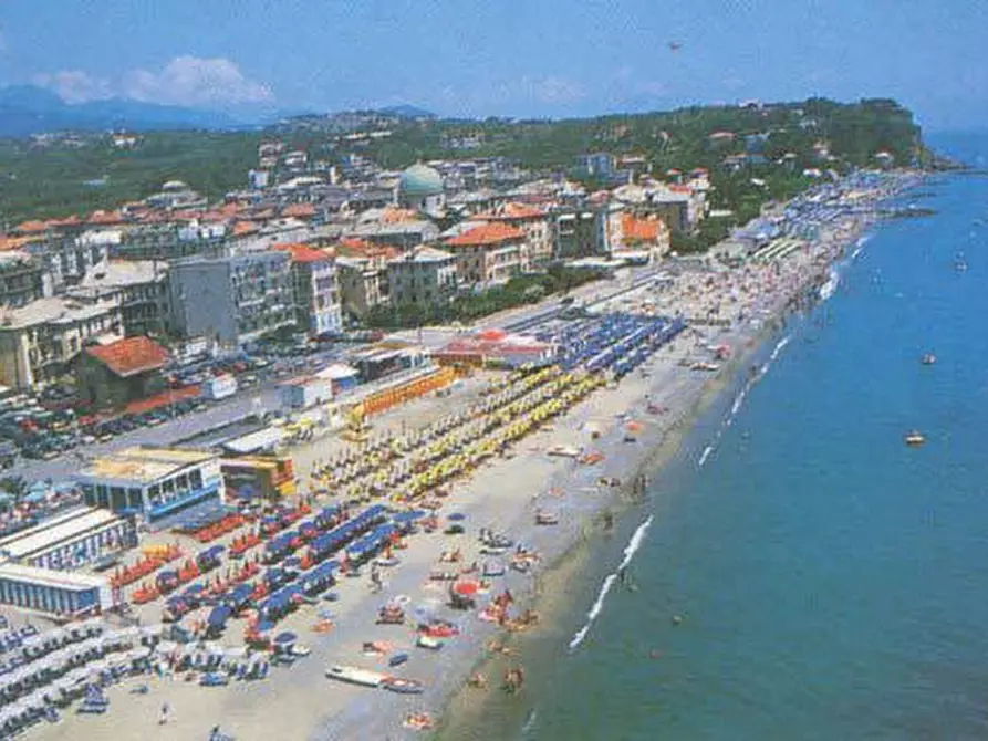 Immagine 1 di Bilocale in vendita  a Albissola Marina