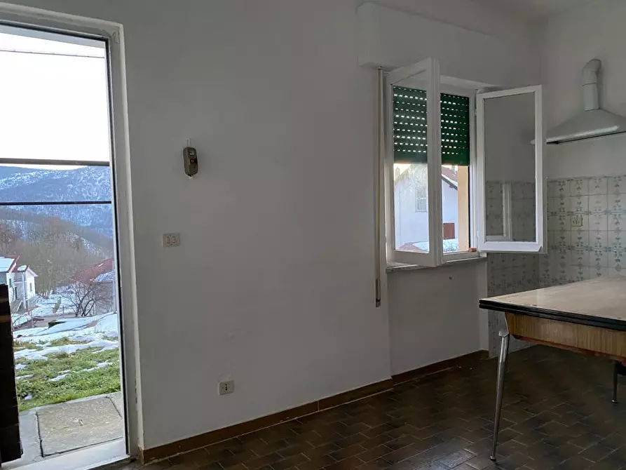 Immagine 11 di Casa trifamiliare in vendita  in via Vara Superiore 86 a Urbe