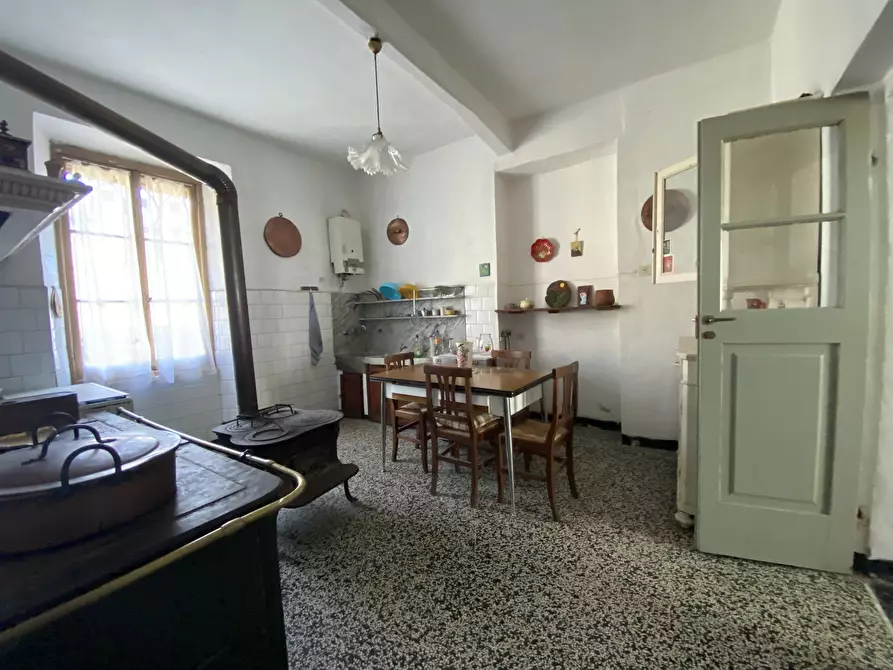 Immagine 14 di Palazzo in vendita  in Via Stefano Ramorino 3 a Urbe