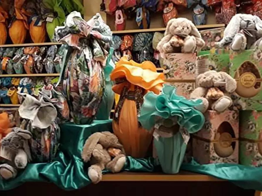 Immagine 7 di Locale commerciale in vendita  a Cairo Montenotte