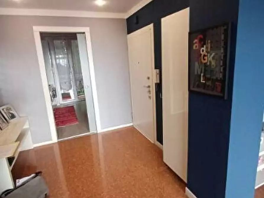 Immagine 3 di Pentalocale in vendita  in Via Lamberto Loria 261/4 a Genova